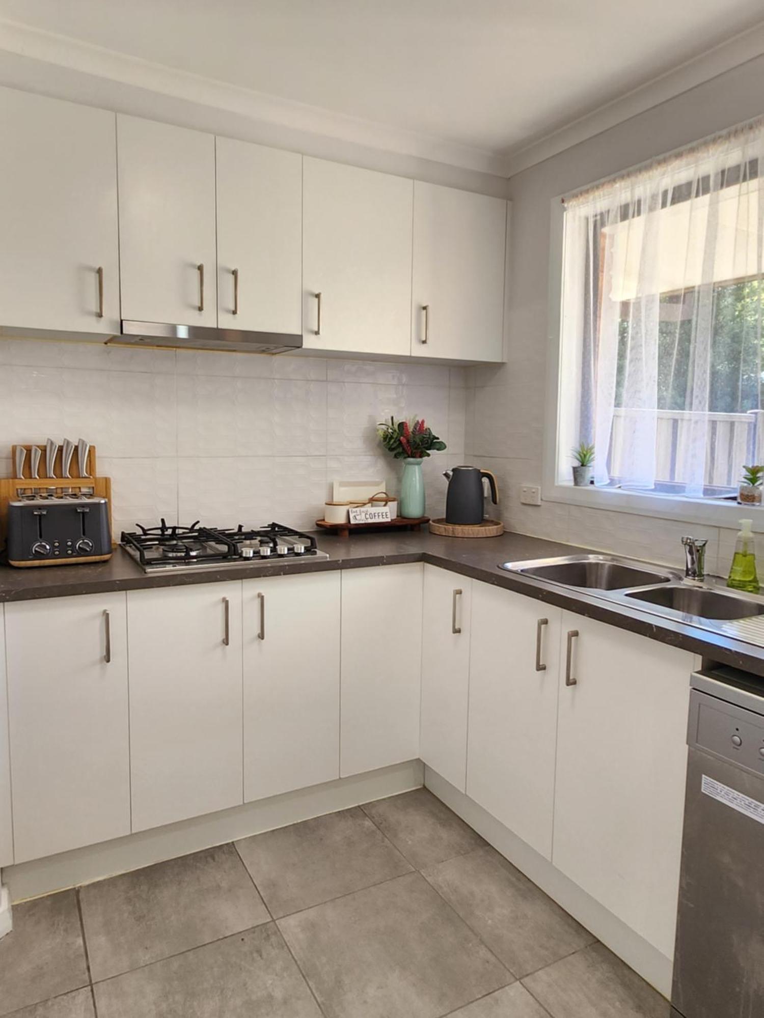 Charming & Convenient 3 Bedroom *
